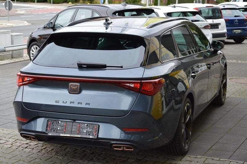 Gebraucht Cupra Leon 150 PS (110 kW) 2024 Magnetic tech (metallic) Limousine