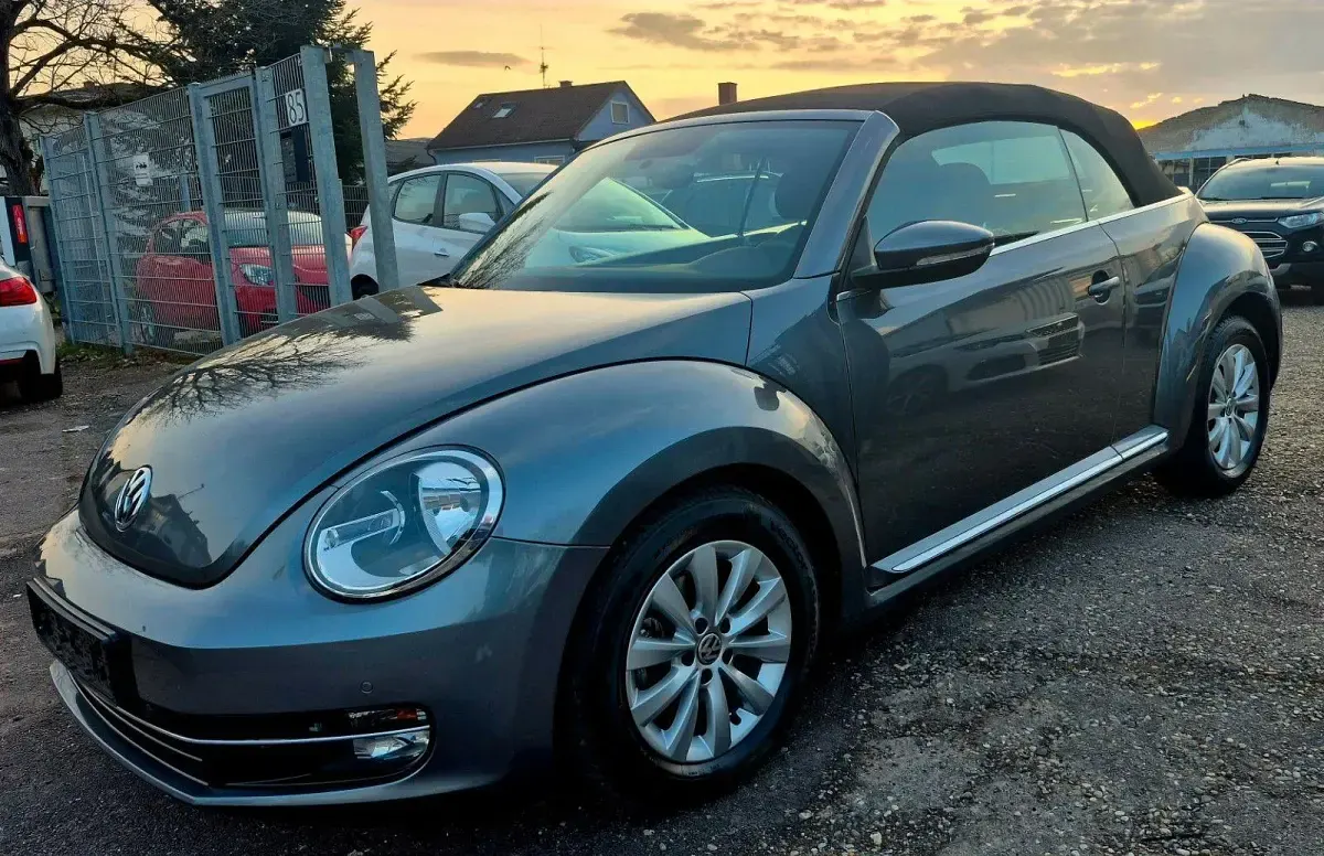 Usata VW Beetle Cabriolet Design 105 CV (77 kW) 2015 Grigio Cabrio