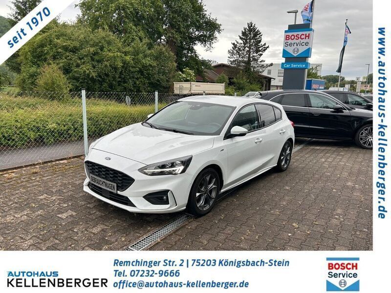 Weiß Gebraucht 2020 Ford Focus ST-Line Limousine | 19.750 € (Etwas zu teuer) - Bild 1/4
