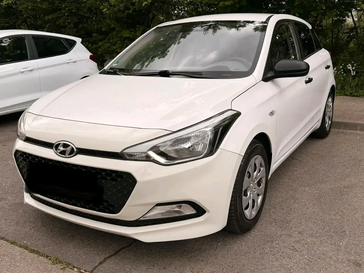 Gebraucht Hyundai i20 75 PS (55 kW) 2017 Weiß Limousine