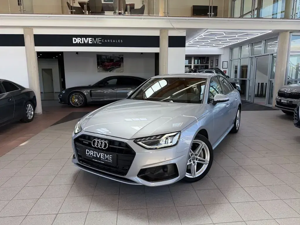 Używany Audi A4 Advanced 231 KM (169 kW) 2020 Srebrny Sedan/Limuzyna