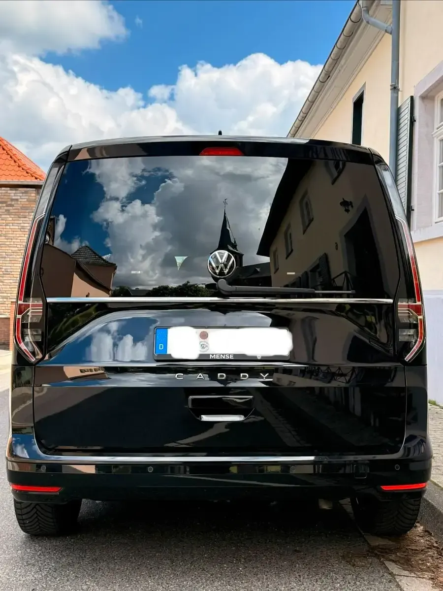 Gebraucht VW Caddy Style 122 PS (89 kW) 2021 Schwarz Van / Kleinbus