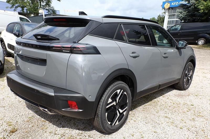 Neu Peugeot 2008 Allure 145 PS (106 kW) 2025 Perla nera schwarz metallic SUV