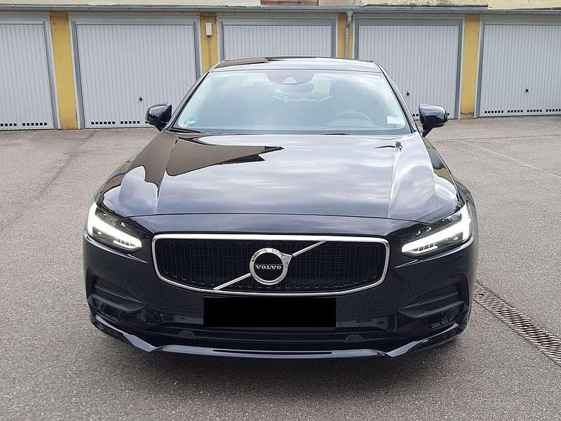 Schwarz Gebraucht 2017 Volvo S90 Momentum Limousine | 29.900 € (Teuer) - Bild 1/4