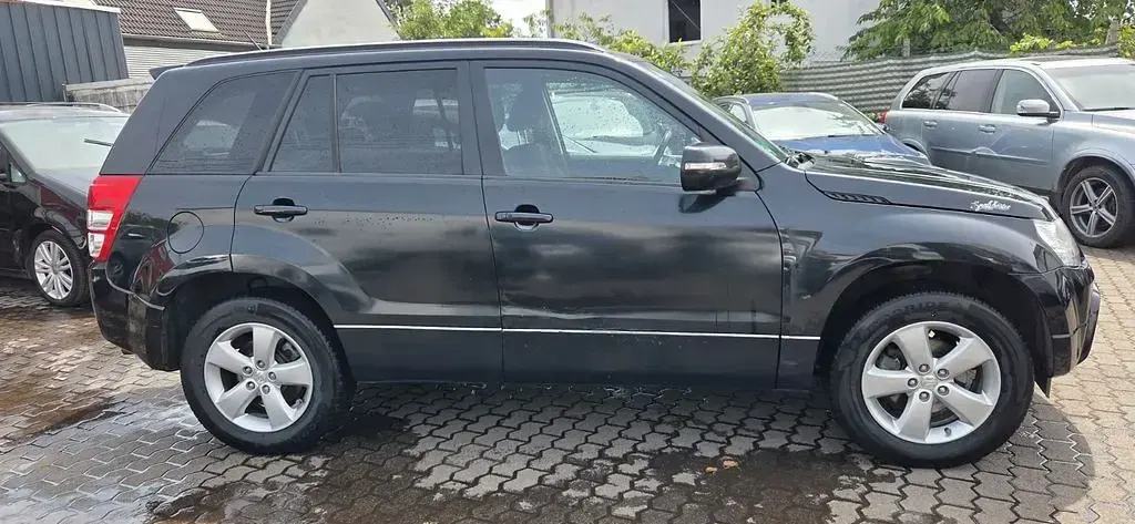 Gebraucht Suzuki Grand Vitara Club 169 PS (124 kW) 2011 Schwarz SUV