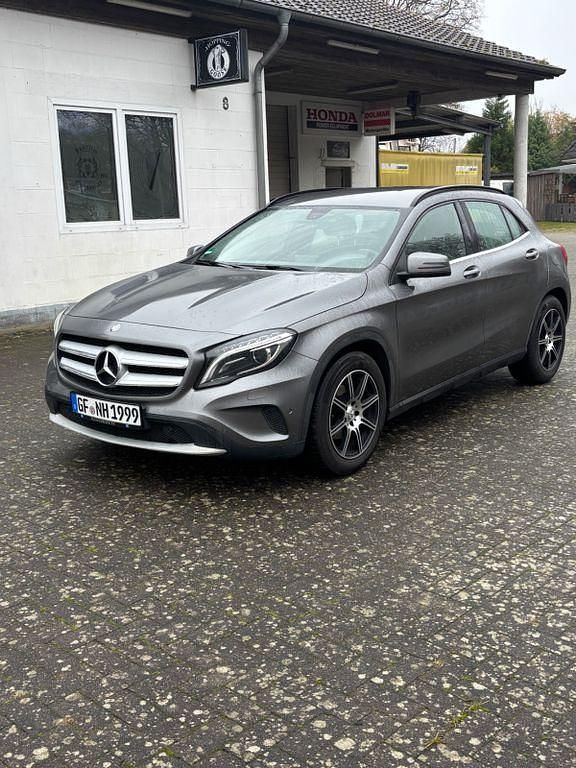 Gebraucht Mercedes GLA220 170 PS (125 kW) 2013 Grau SUV