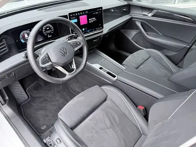 Gebraucht VW Passat Business 150 PS (110 kW) 2025 Weiß Kombi