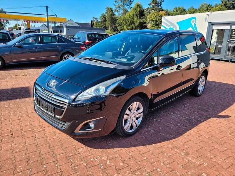 Schwarz Gebraucht 2015 Peugeot 5008 Allure Van / Kleinbus | 10.690 € (Teuer) - Bild 1/4