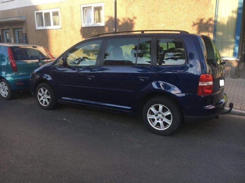 Blau Gebraucht 2005 VW Touran Van / Kleinbus | 3.800 € (Teuer) - Bild 1/4
