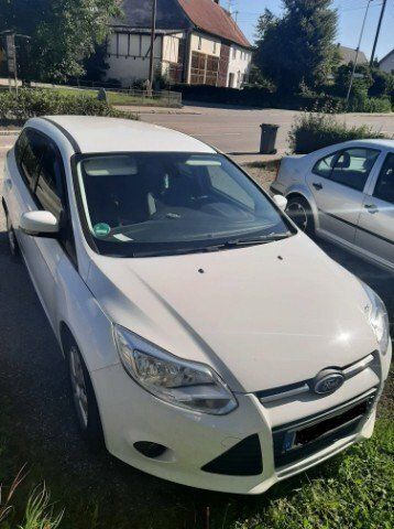 Gebraucht Ford Focus 116 PS (85 kW) 2014 Weiß Kombi
