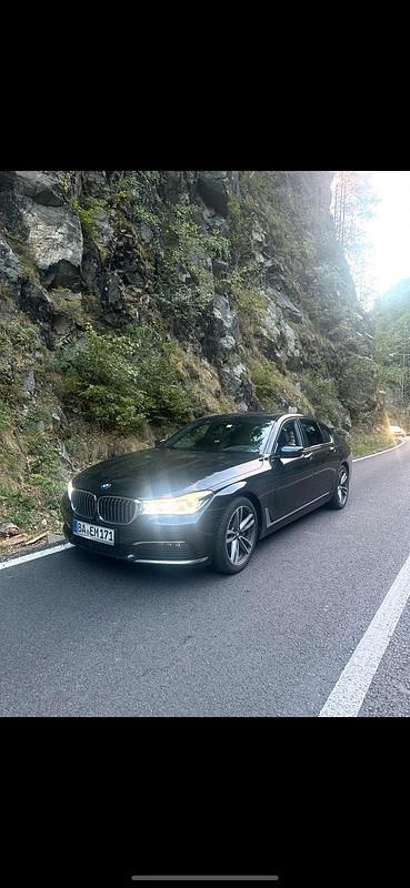 Schwarz Gebraucht 2019 BMW 730 Limousine | 29.999 € (Guter Preis) - Bild 1/4