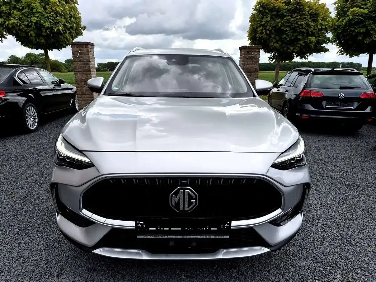 Używany MG HS 162 KM (119 kW) 2024 Srebrny SUV