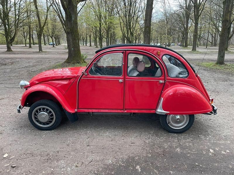 Second-hand Citroën 2CV 39 CP (28 kW) 1984 Roșu Berlinǎ
