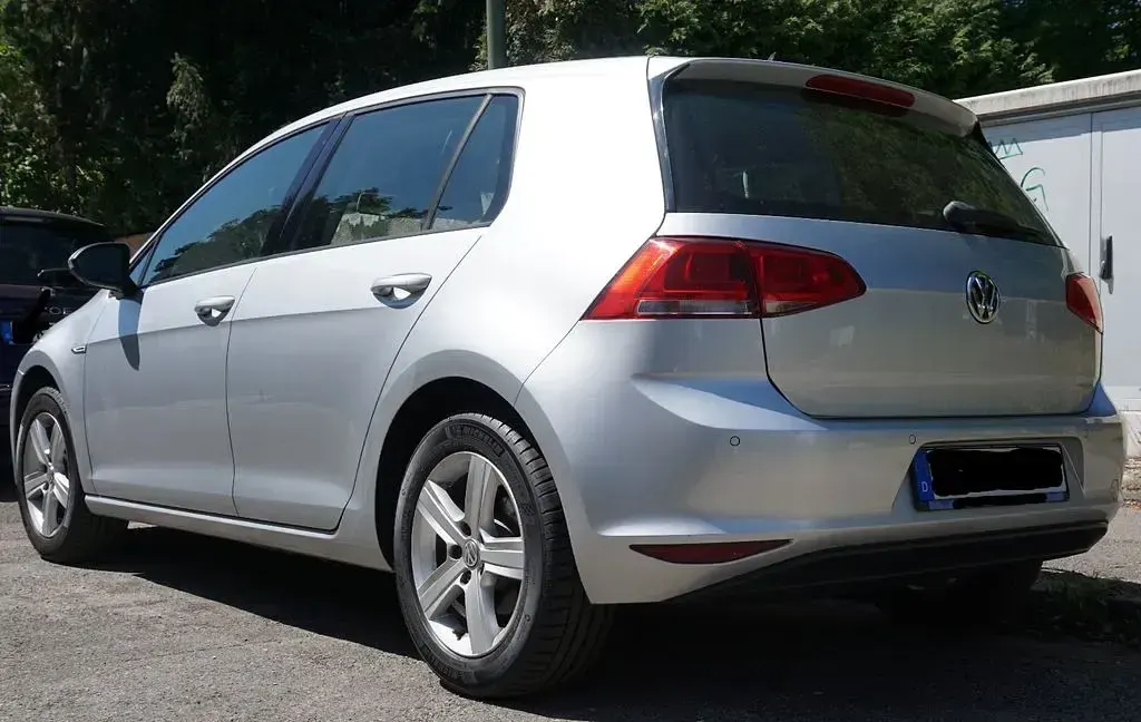 Gebraucht VW Golf VII Comfortline 110 PS (80 kW) 2016 Silber Limousine