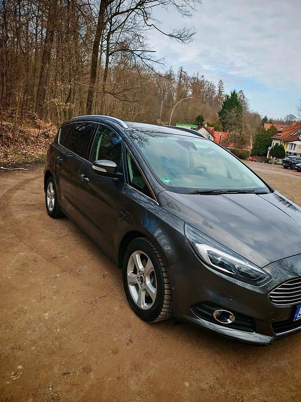 Gebraucht Ford S-MAX S 160 PS (117 kW) 2017 Grau Van / Kleinbus