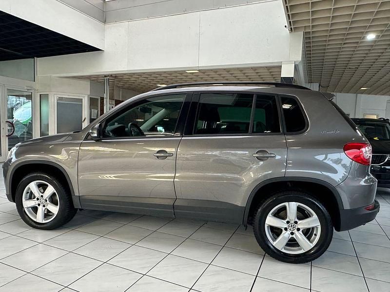 Grau Gebraucht 2011 VW Tiguan Freestyle SUV | 7.999 € (Guter Preis) - Bild 1/4