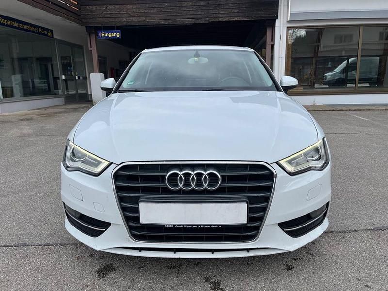 Gebraucht Audi A3 Ambiente 105 PS (77 kW) 2013 Weiß Limousine