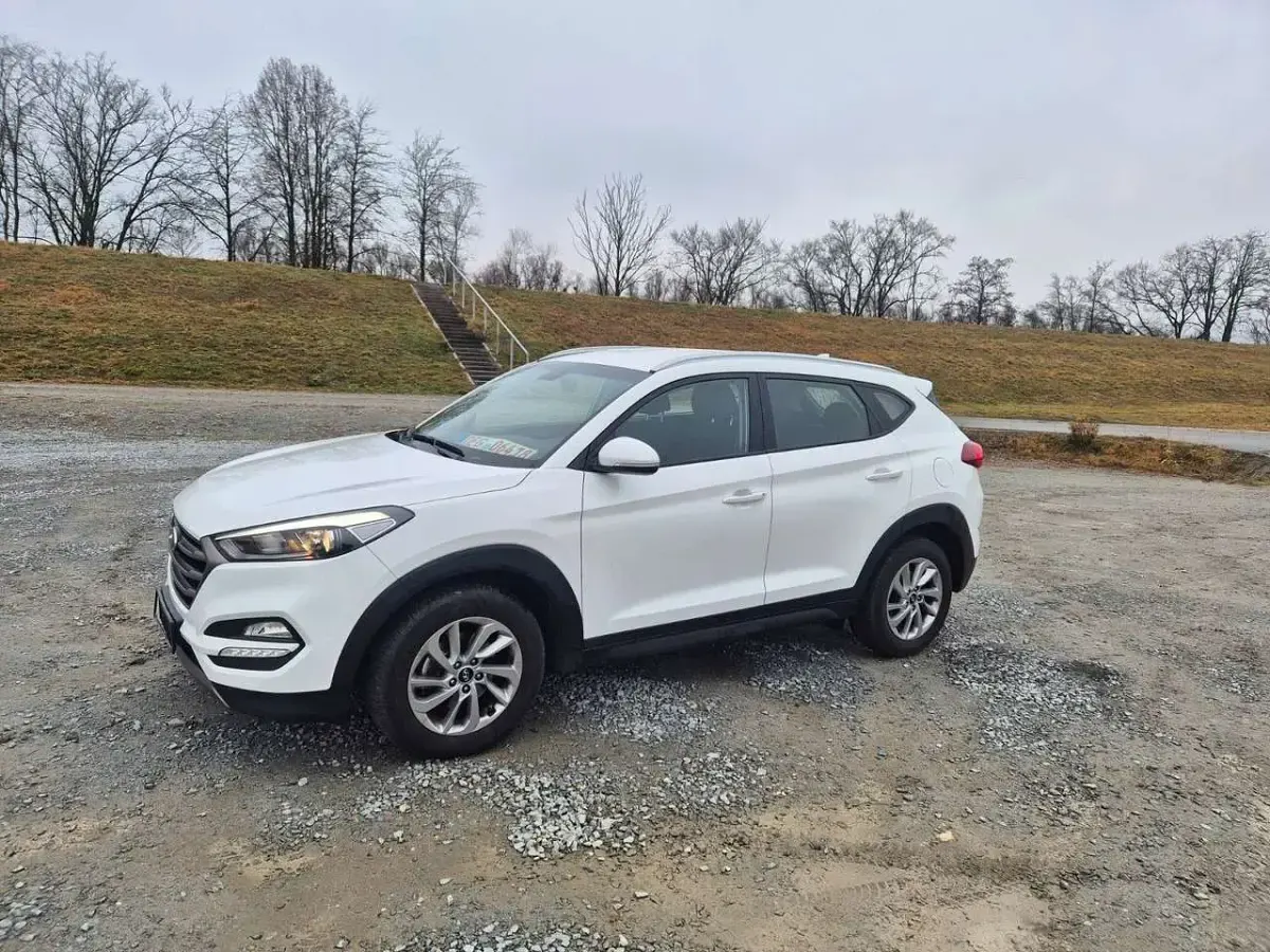Gebraucht Hyundai Tucson Trend 116 PS (85 kW) 2016 Polar white SUV
