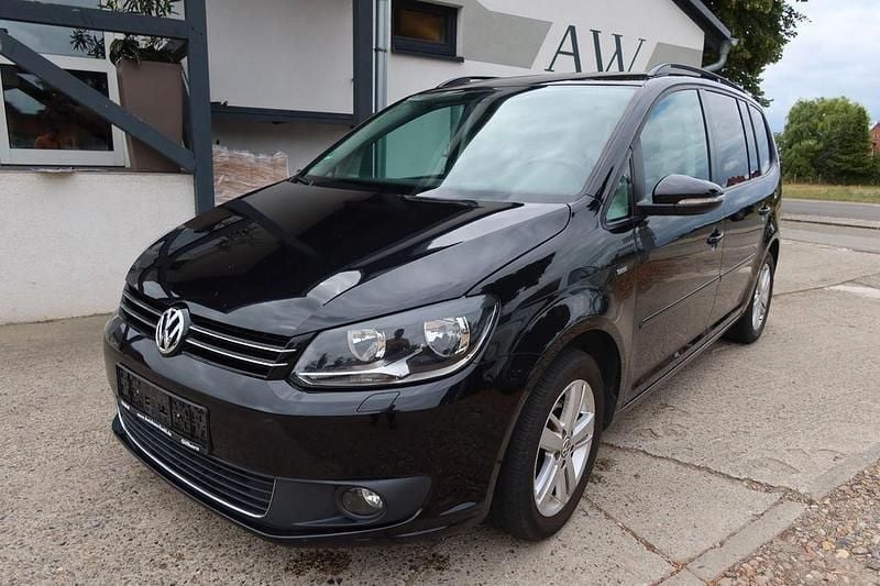 Schwarz Gebraucht 2013 VW Touran Match Van / Kleinbus | 6.100 € (Guter Preis) - Bild 1/4