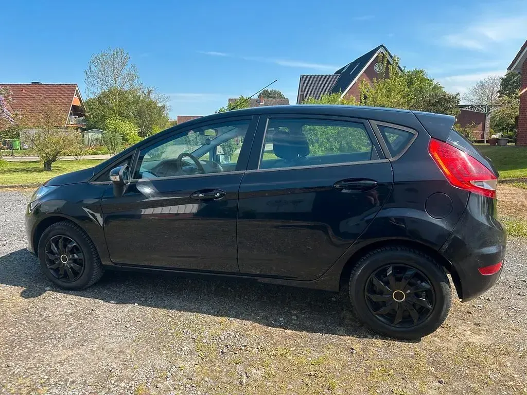 Usata Ford Fiesta 68 CV (50 kW) 2010 Nero Berlina