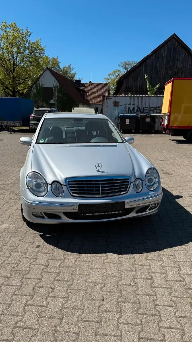 Gebraucht Mercedes E350 272 PS (200 kW) 2005 Silber Limousine