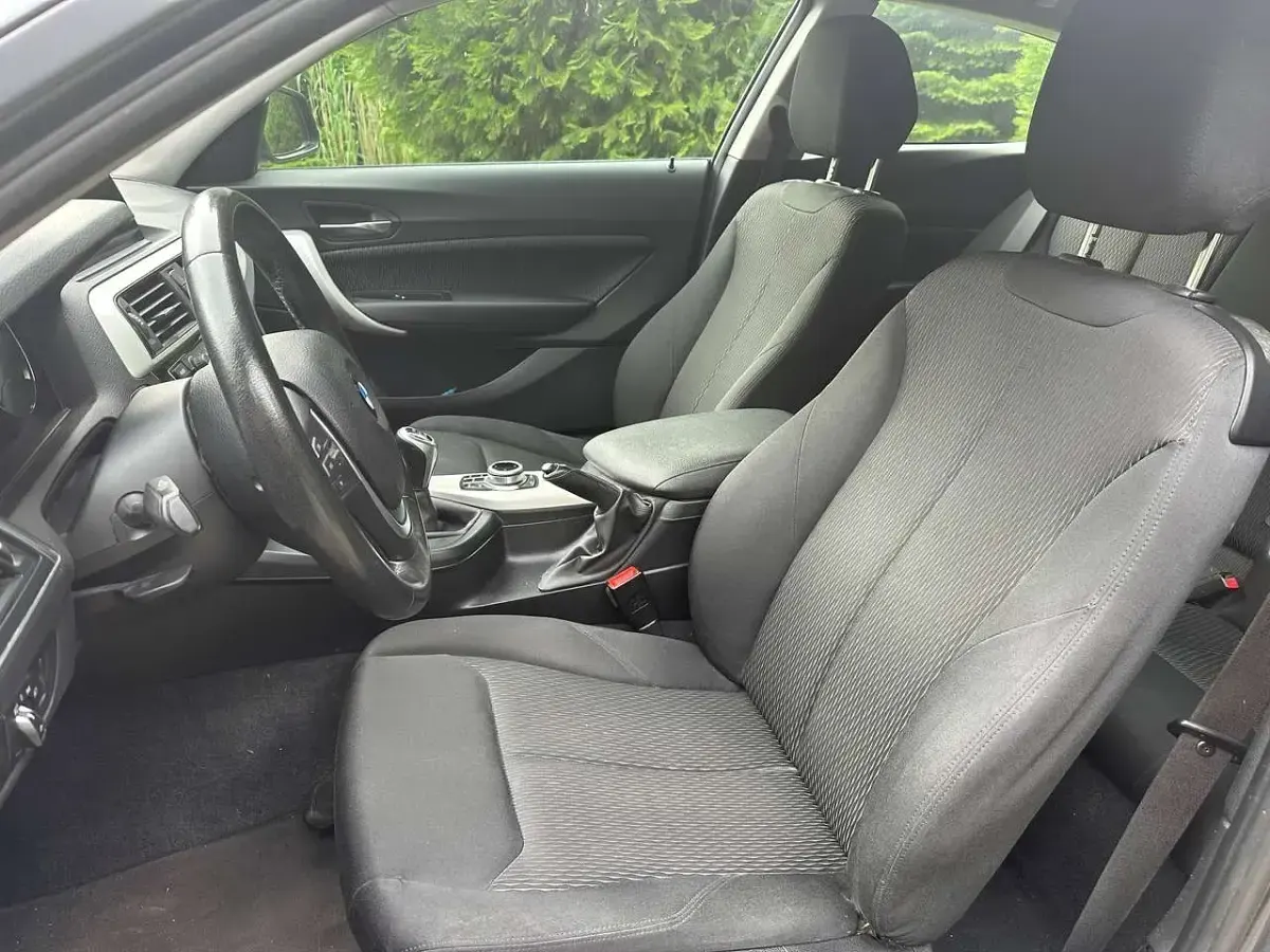 Gebraucht BMW 118 Advantage 150 PS (110 kW) 2018 Grau Kleinwagen