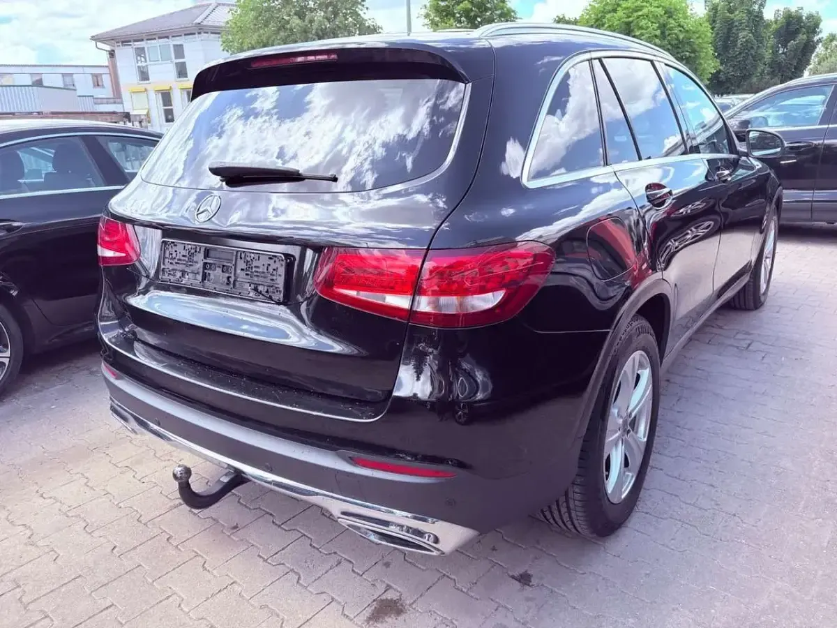 Gebraucht Mercedes GLC350 258 PS (189 kW) 2019 Schwarz SUV