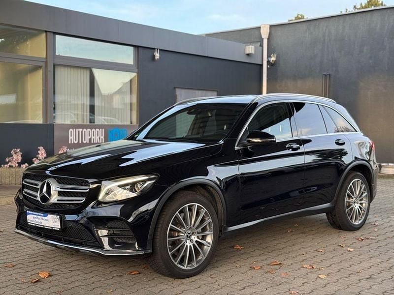 Schwarz Gebraucht 2017 Mercedes GLC250 AMG SUV | 24.980 € (Fairer Preis) - Bild 1/4