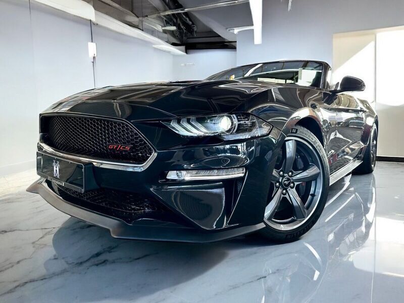 Grau Gebraucht 2023 Ford Mustang GT Cabrio | 55.900 € (Teuer) - Bild 1/4