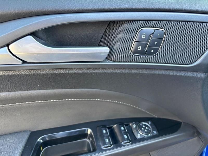 Gebraucht Ford Mondeo Titanium 179 PS (131 kW) 2016 Blau Kombi