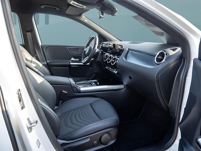 Gebraucht Mercedes B250e 218 PS (160 kW) 2025 Weiß Van / Kleinbus