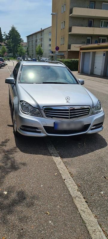 Silber Gebraucht 2013 Mercedes 200 Kombi | 17.499 € - Bild 1/4