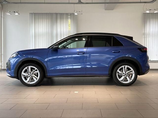 Gebraucht VW T-Roc Life 150 PS (110 kW) 2025 Celestial blue metallic SUV