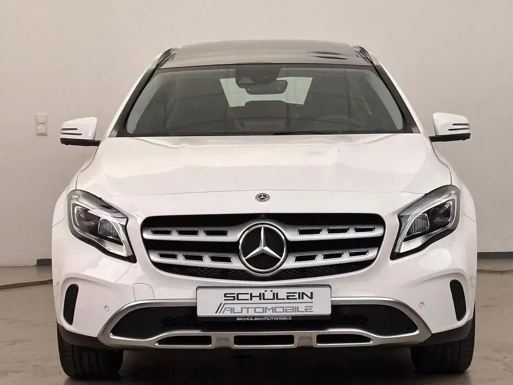 Gebraucht Mercedes GLA180 122 PS (89 kW) 2019 Polarweiss SUV