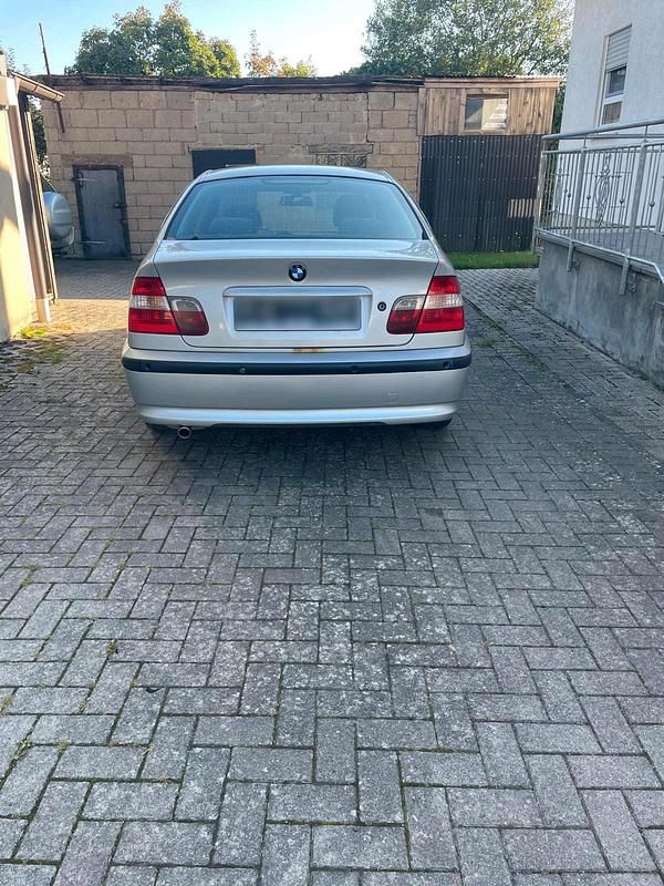 Gebraucht BMW 316 116 PS (85 kW) 2005 Silber Limousine