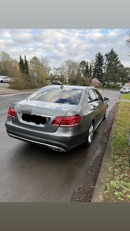 Gebraucht Mercedes E200 AMG line 136 PS (100 kW) 2016 Grau Limousine