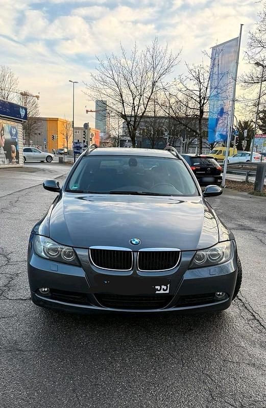 Gebraucht BMW 320 177 PS (130 kW) 2007 Grau Kombi