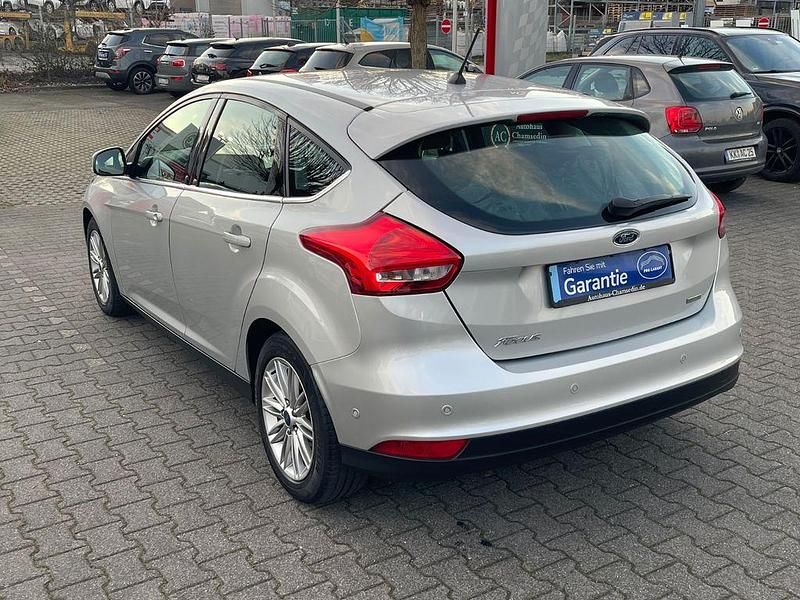Gebraucht Ford Focus Cool & Connect 125 PS (91 kW) 2017 Silber Limousine