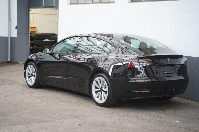 Gebraucht Tesla Model 3 Standard Range 208 kW (283 PS) 2022 Schwarz Limousine