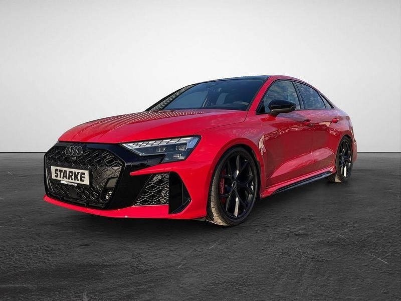 Gebraucht Audi RS3 Ambiente 400 PS (294 kW) 2025 Rot (progressivrot metallic) Limousine
