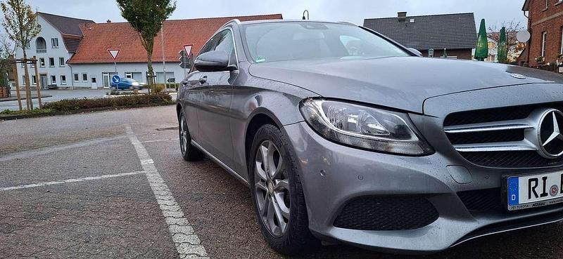 Gebraucht Mercedes C220 170 PS (125 kW) 2017 Grau Kombi