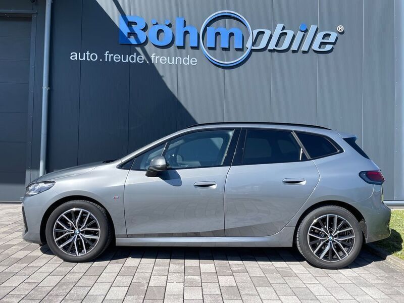 Grau Gebraucht 2023 BMW 218 Active Tourer M Sport Van / Kleinbus | 30.980 € (Fairer Preis) - Bild 1/4