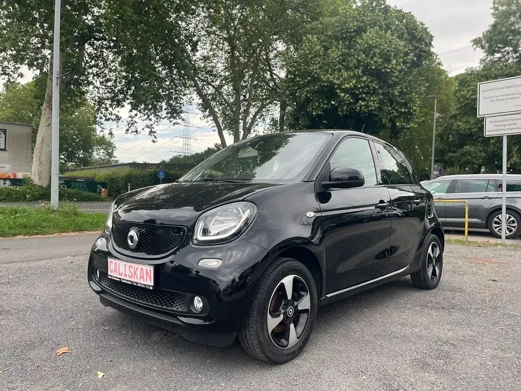 Gebraucht Smart ForFour 90 PS (66 kW) 2018 Schwarz Kleinwagen