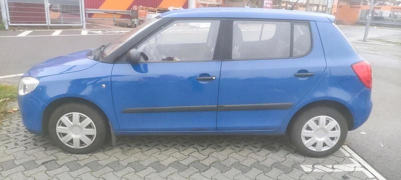 Blau Gebraucht 2009 Skoda Fabia Limousine | 1.000 € (Superpreis) - Bild 1/4