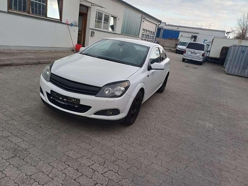 Gebraucht Opel Astra Edition 90 PS (66 kW) 2009 Schneeweiss/summitwhite/arctic Kleinwagen