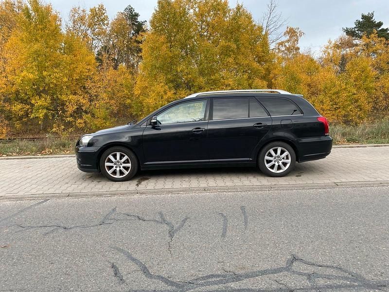 Schwarz Gebraucht 2008 Toyota Avensis T2 Kombi | 3.300 € (Fairer Preis) - Bild 1/4