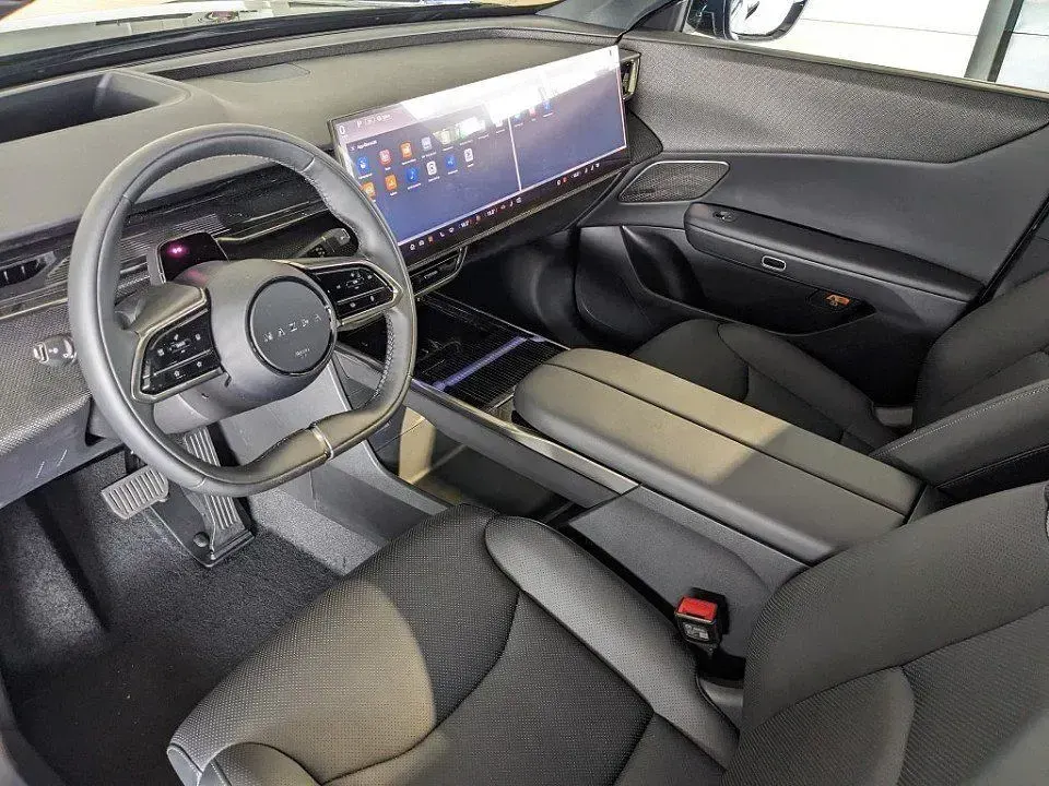 Neu Mazda CX-6e Takumi-Line 189 kW (258 PS) 2026 Grau SUV