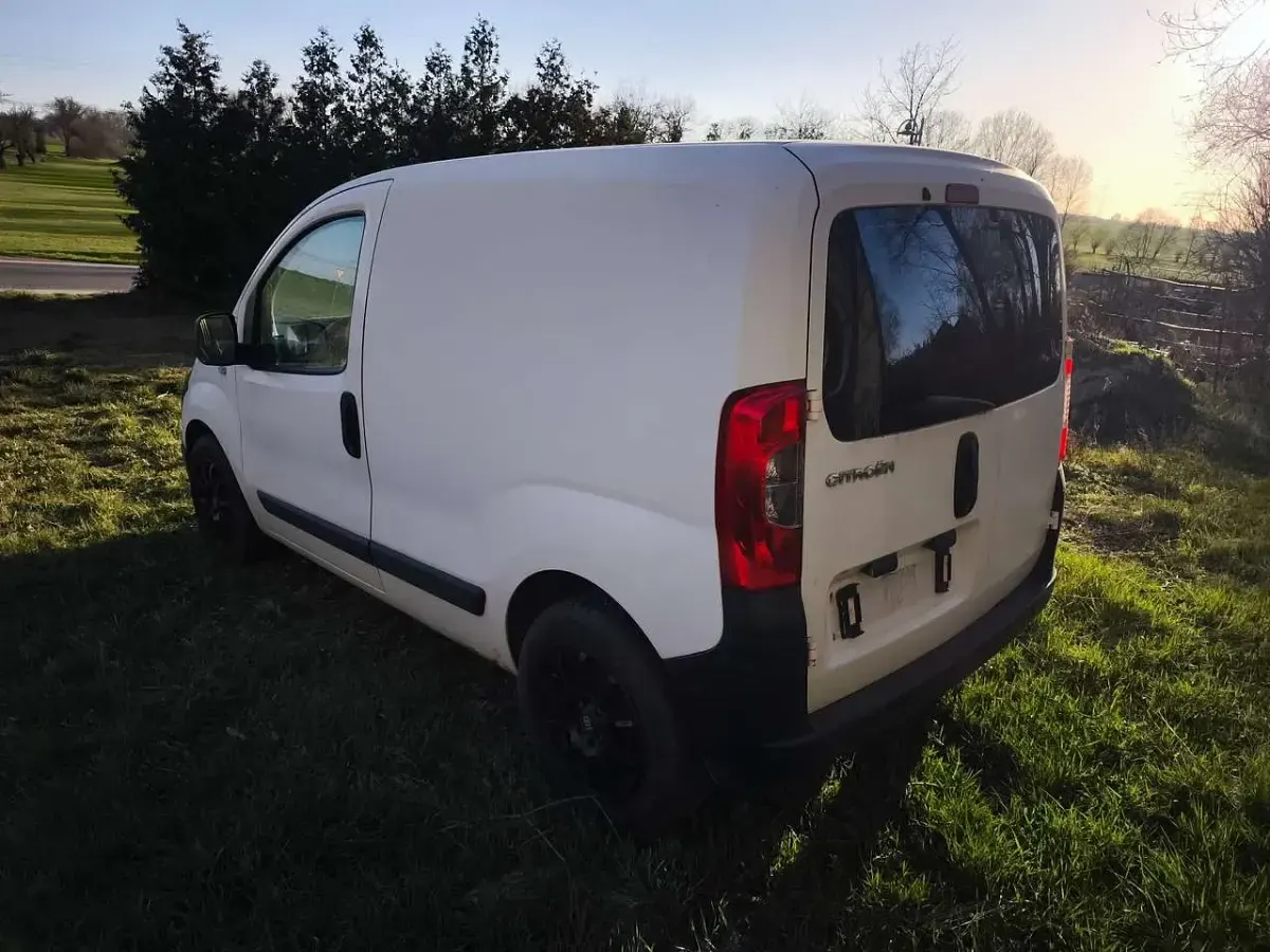 Gebraucht Citroën Nemo 73 PS (53 kW) 2009 Lack weiss banquise Van / Kleinbus