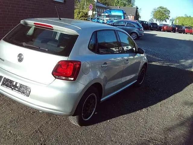 Gebraucht VW Polo Trendline 60 PS (44 kW) 2012 Reflexsilber metallic (metallic) Kleinwagen