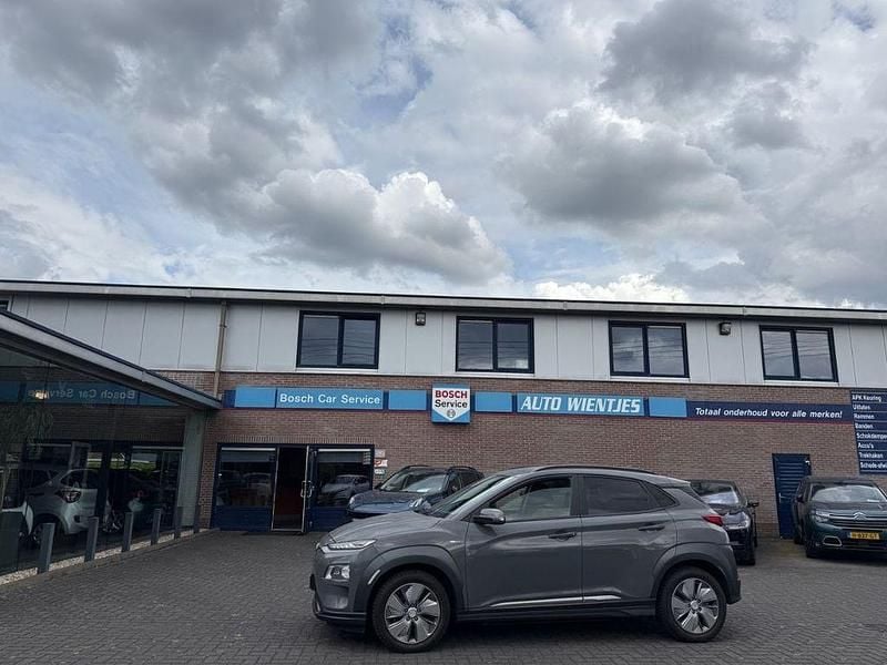 Grau Gebraucht 2019 Hyundai Kona Premium SUV | 16.950 € (Superpreis) - Bild 1/4